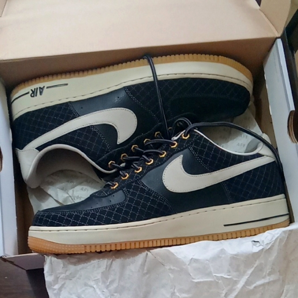 Nike Men's Black and White Sneakers